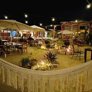  Auberge de jeunesse The - Food, Drinks And Transportation To The And Cenotes